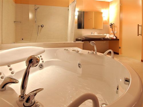Rosso Frizzante Hotel Sorbara Ngoại thất bức ảnh