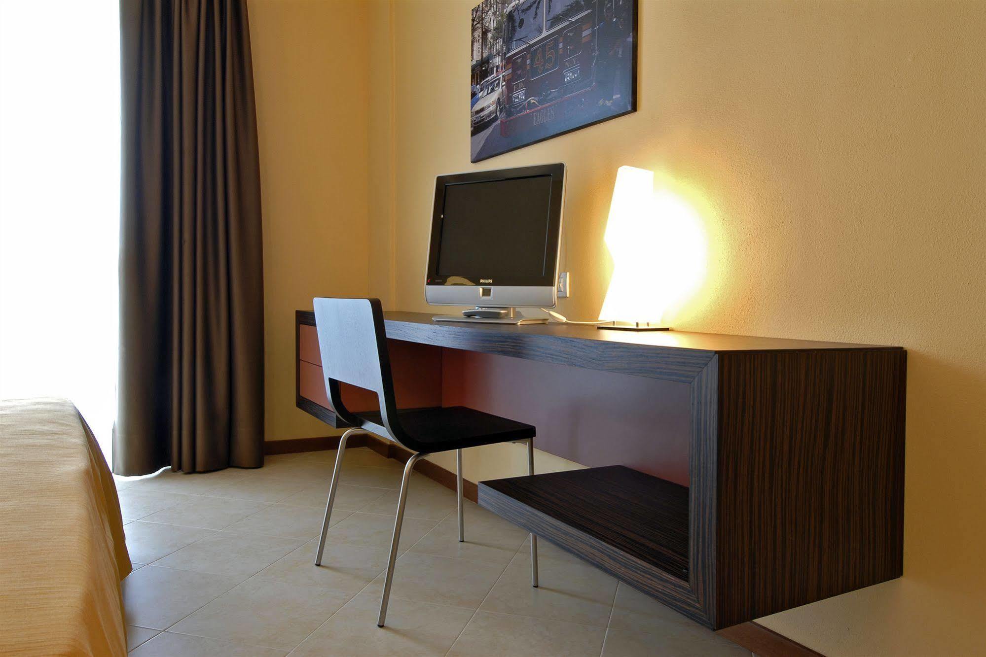 Rosso Frizzante Hotel Sorbara Ngoại thất bức ảnh