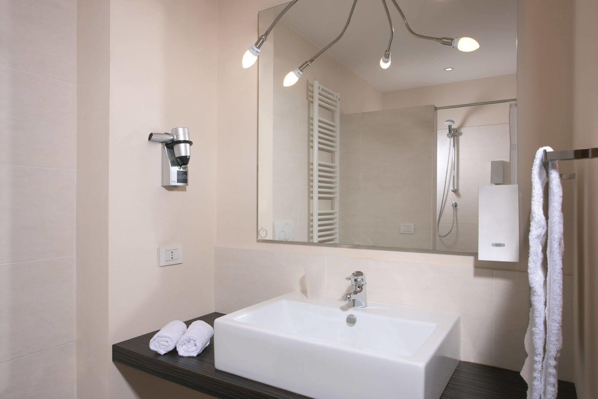 Rosso Frizzante Hotel Sorbara Ngoại thất bức ảnh