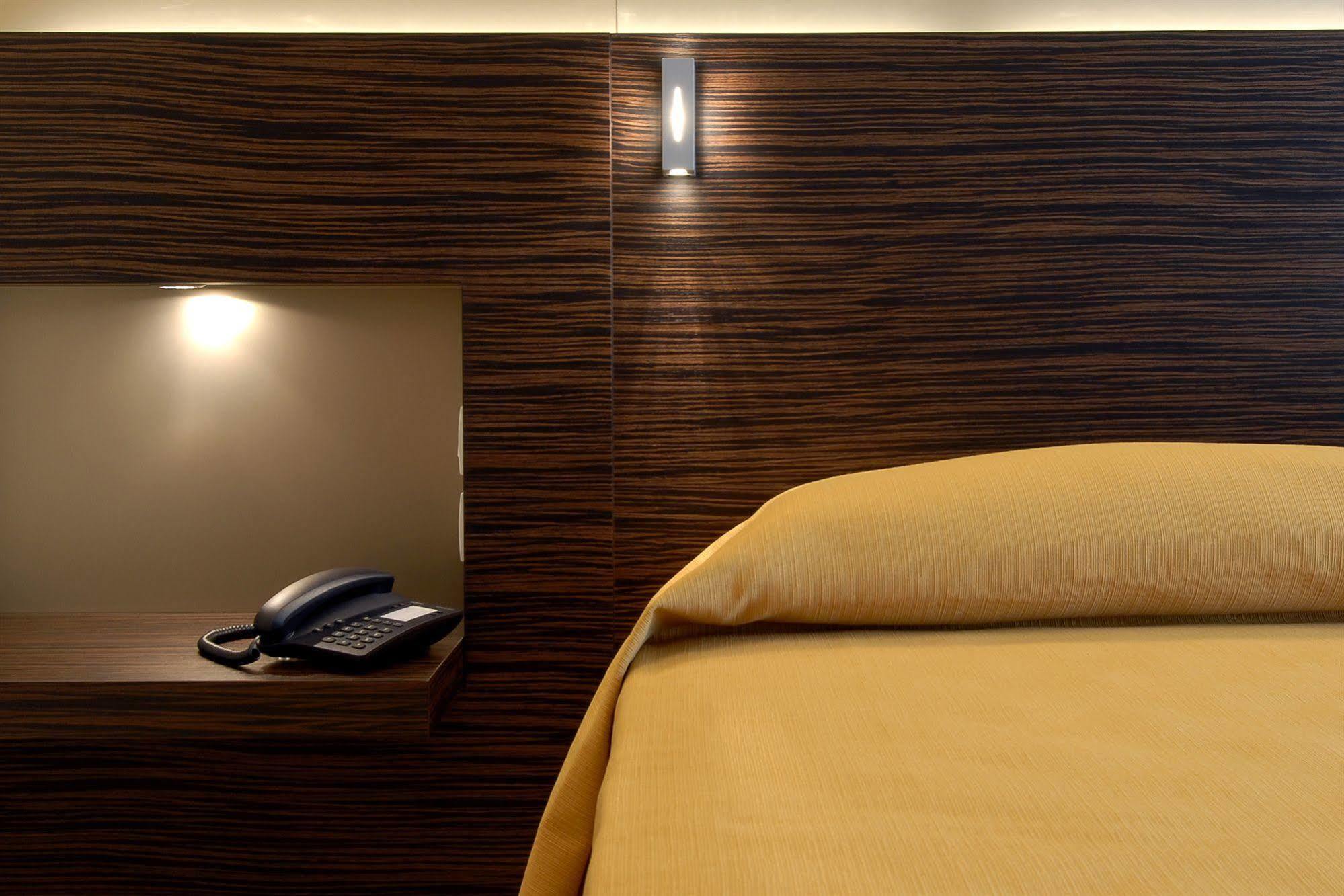 Rosso Frizzante Hotel Sorbara Ngoại thất bức ảnh