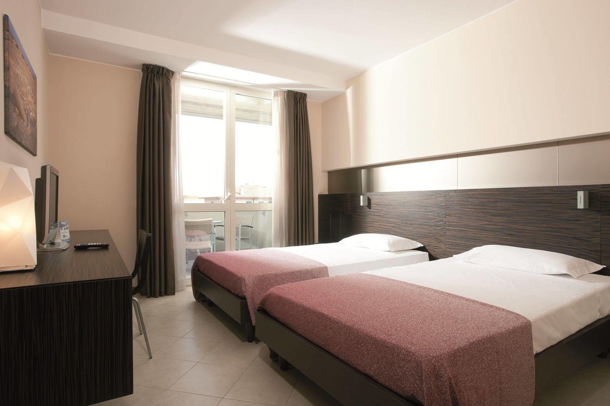 Rosso Frizzante Hotel Sorbara Ngoại thất bức ảnh